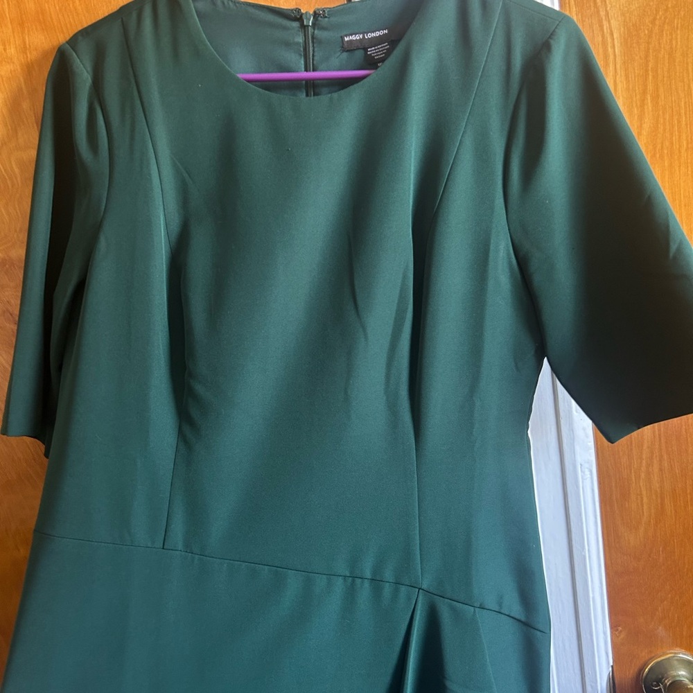 Maggy London Green Sheath Dress with 3/4 Sleeves